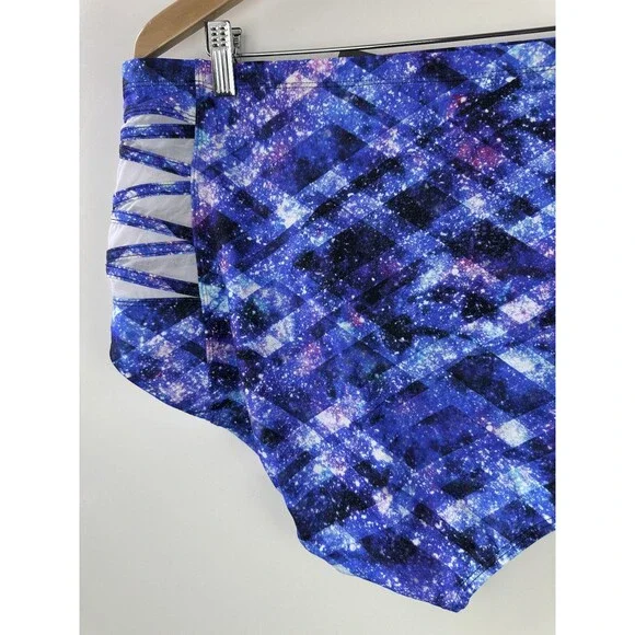 Torrid Bikini Set 2-Piece Geo Swimsuit Galaxy Space Print Women's Plus Size 1 1X - Picture 10 of 16